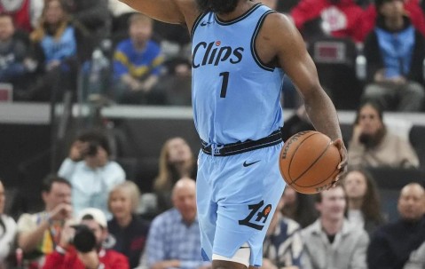 开云体育登录-哈登迎来十二赛季出色发挥，C9观众热烈欢呼！