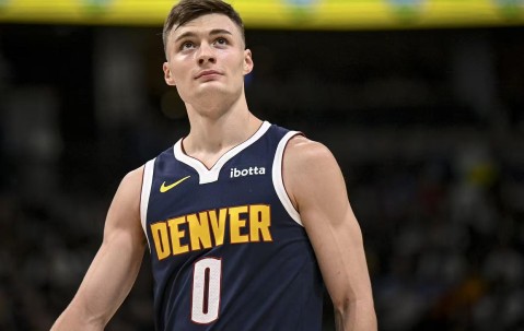 开云体育登录-穆雷在日本队比赛中爆冷，刷新纪录引发热议！