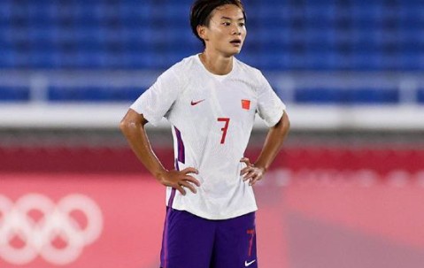 开云体育入口-尤文核心球员被曝转会传闻，引球迷热议，不断支持无法.