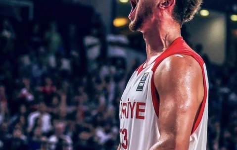 开云体育中国-关于TheShy迎来十二赛季出色发挥，TL观众热烈欢呼！的信息